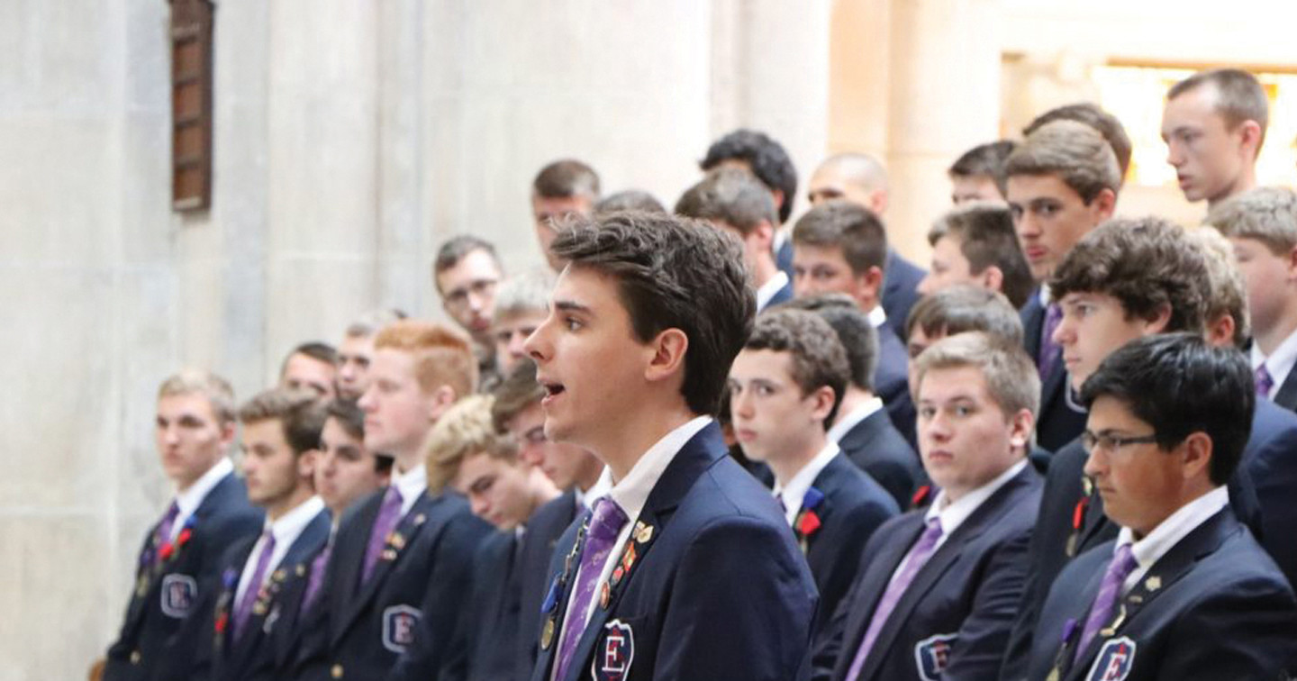 The young male singers of the Elder Glee Club from Ohio, USA, gave a lunchtime concert.