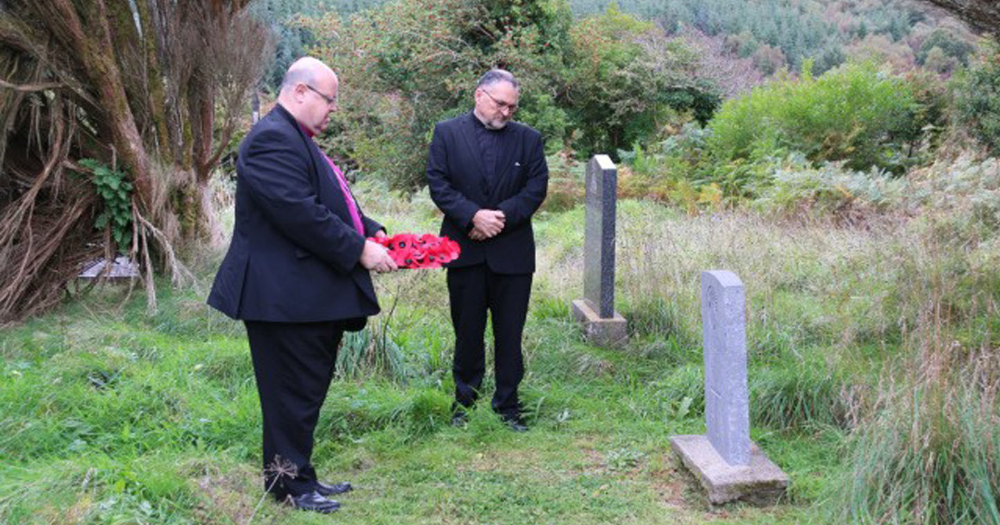 Watched by Canon Paul Willoughby, the Bishop of Cork, Dr Paul Colton, laid a wreath at the grave of Private Michael O’Neill.