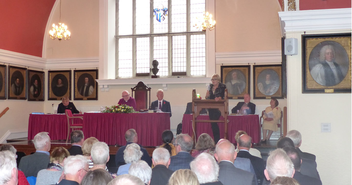 Diocesan Secretary Jane Leighton addresses Synod.