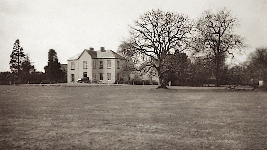 'Ferney', the home of William Kinmonth and his family from 1908, now demolished. The land in front and to the right of the house is the site of St. Luke's Home. Photo courtesy of Michael Foley