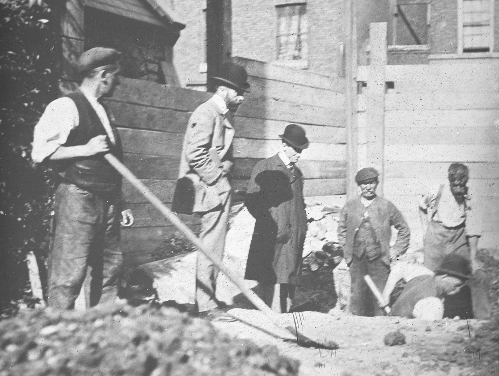 Another excavation of a grave. Given the number of different graves that are being excavated, it is no surprise that Dr Emmet wrote that it took nearly a week to complete the operation.