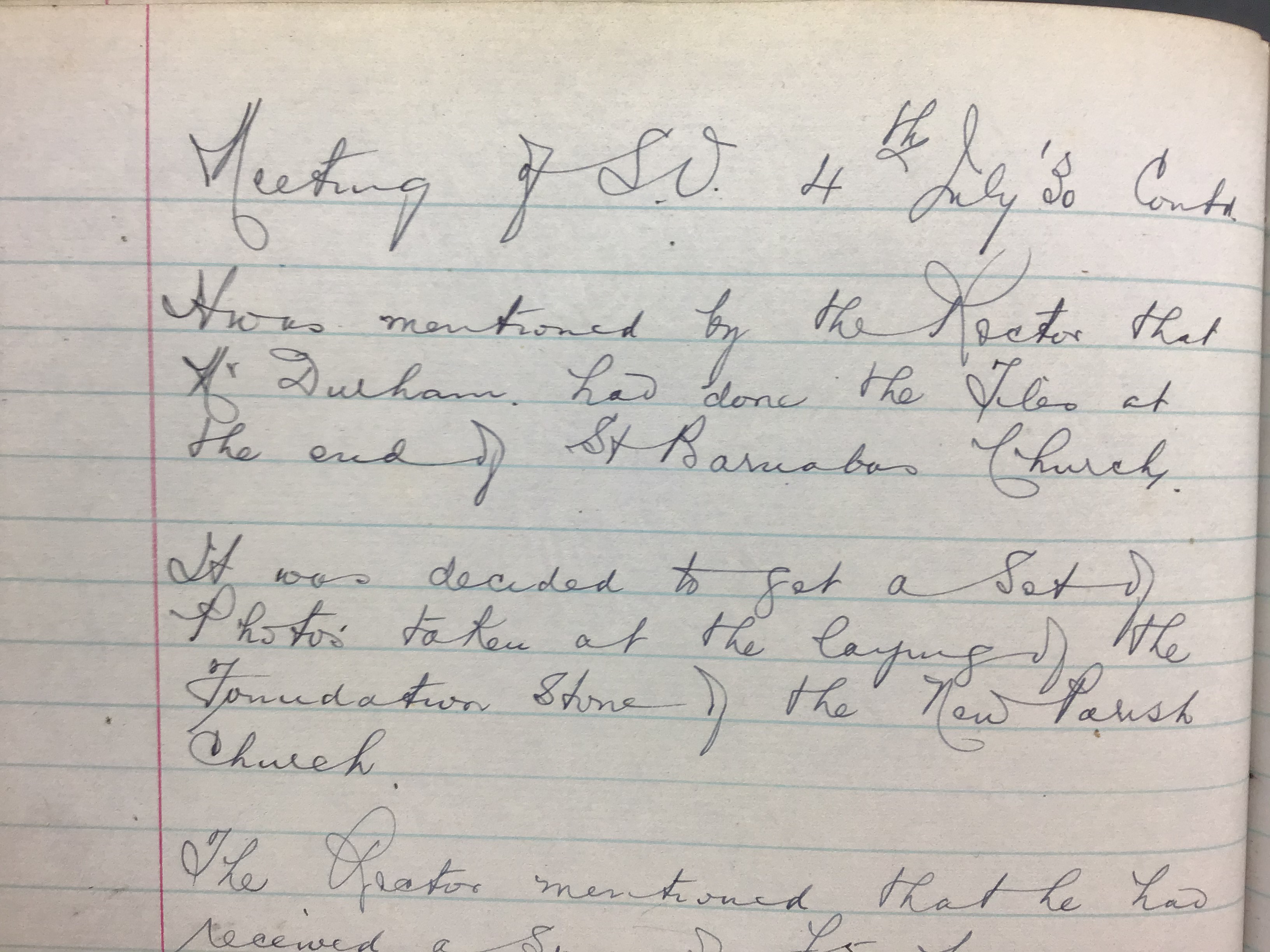 The record of the vestry meeting, 4 July 1930, referring to the decision to have a photographer at the ceremony. RCB Library P.80.5.6