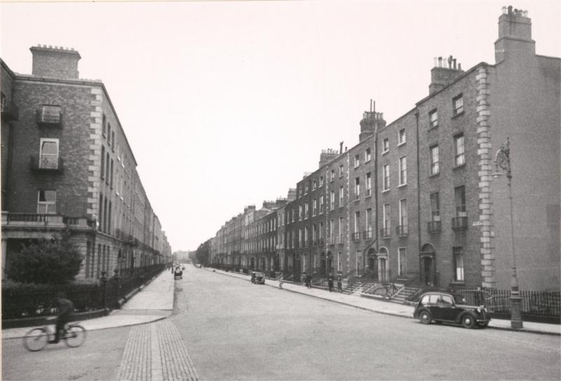 Upper Mount Street in 1940. Shot taken from St Stephen's and showing the correct side of the street, Reproduced with the permission of the Irish Architectural Archive. © Irish Architectural Archive, 43/38 V3